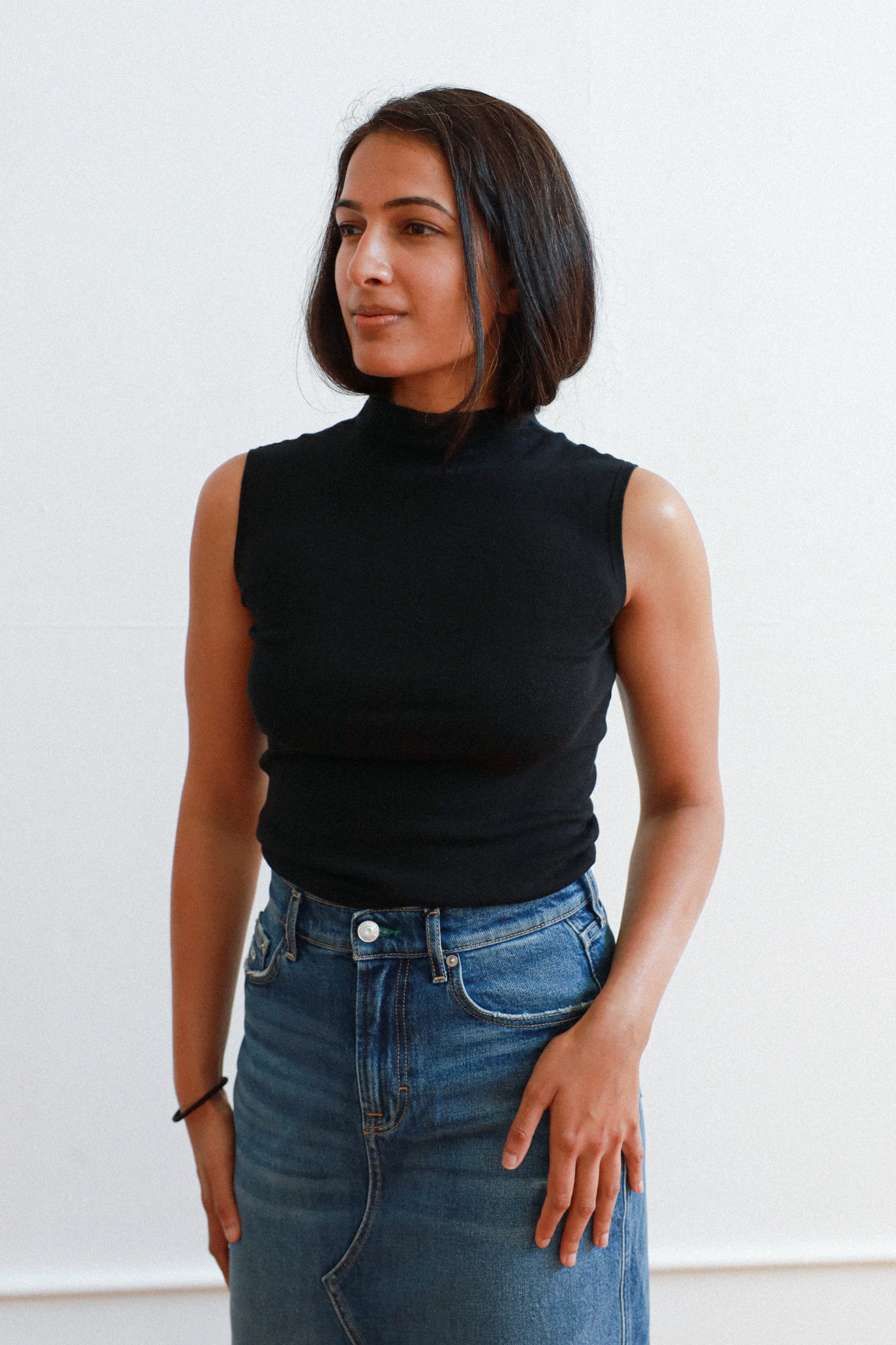 KnittedSleevelessTop-2_1365x.